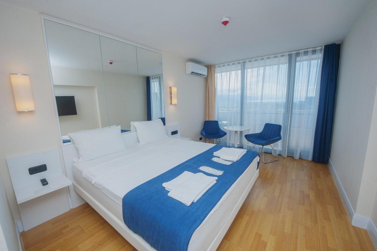 Orbi City Towers Batumi Esterno foto